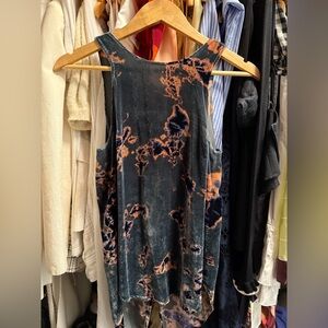 Chic Tie-Dye Tank Top - Black and Orange